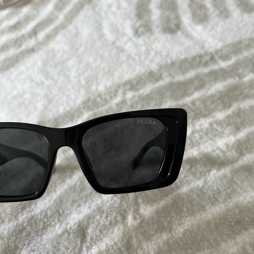 New Never worn Prada Sunglasses - Picture 8 of 8
